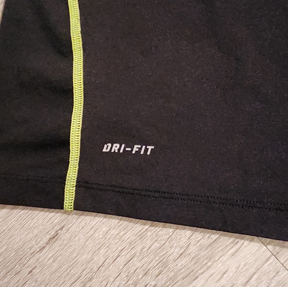 Boys xl nike pro combat shirt - Picture 2 of 6